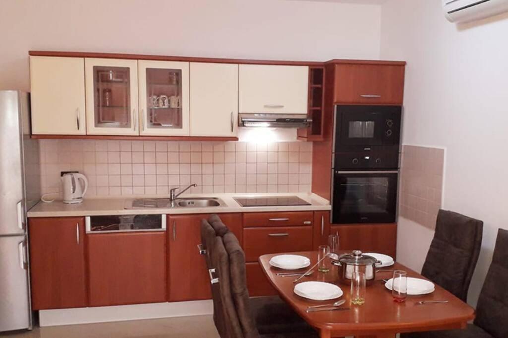 Apartman Franko - Uz Parking Pula Exterior foto